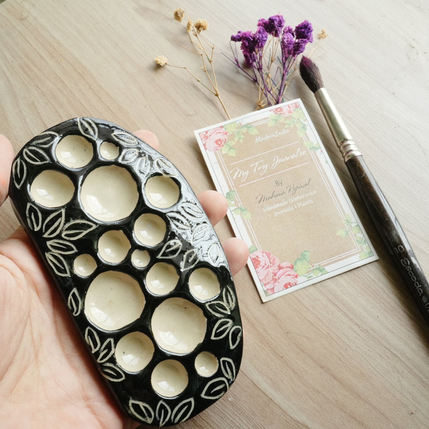 Handmade Ceramic Palette - Sgraffito Black & White floral design