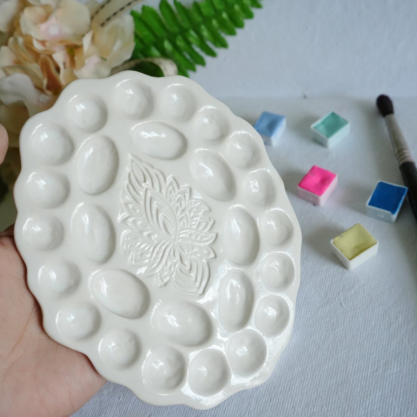 Hamsa Impression Ceramic Palette - White finish, Artist gifts, Mytinyjournal.co