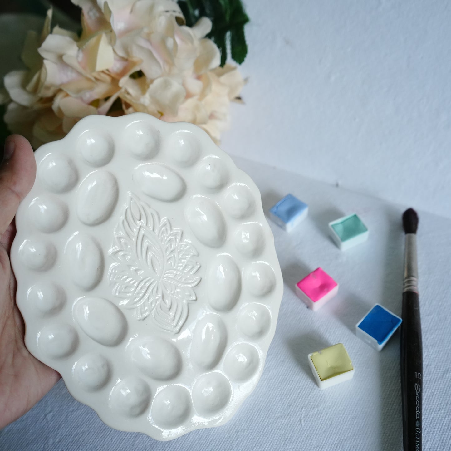Hamsa Impression Ceramic Palette - White finish, Artist gifts, Mytinyjournal.co