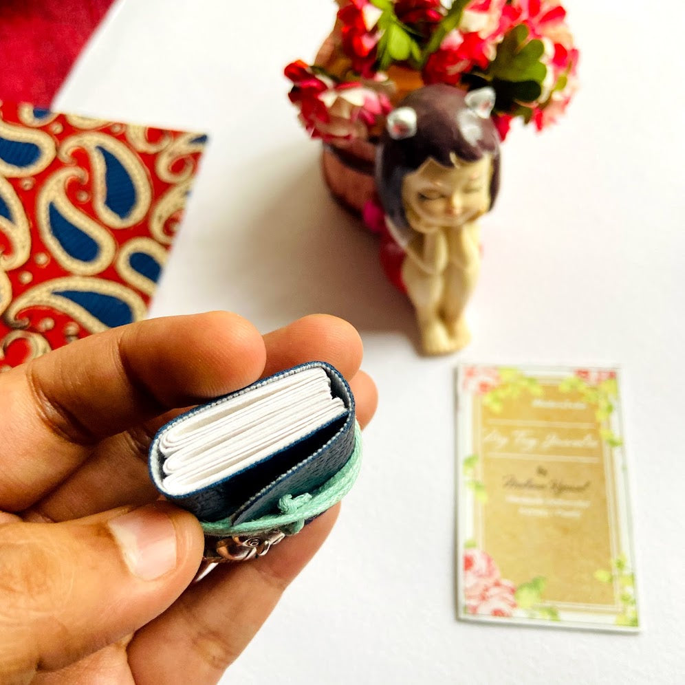 2.5 X 4 cm Miniature Journal (With Charm)
