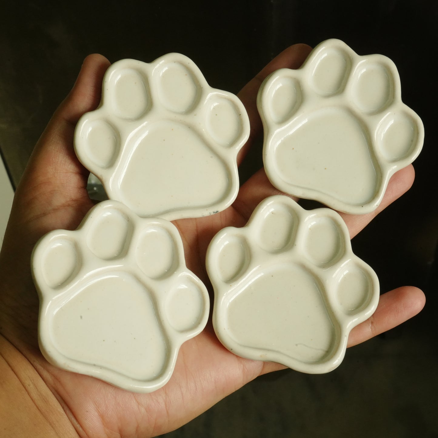 Tiny Paw Ceramic Palette -7 cm White glossy finish, Artist gifts, Made in India