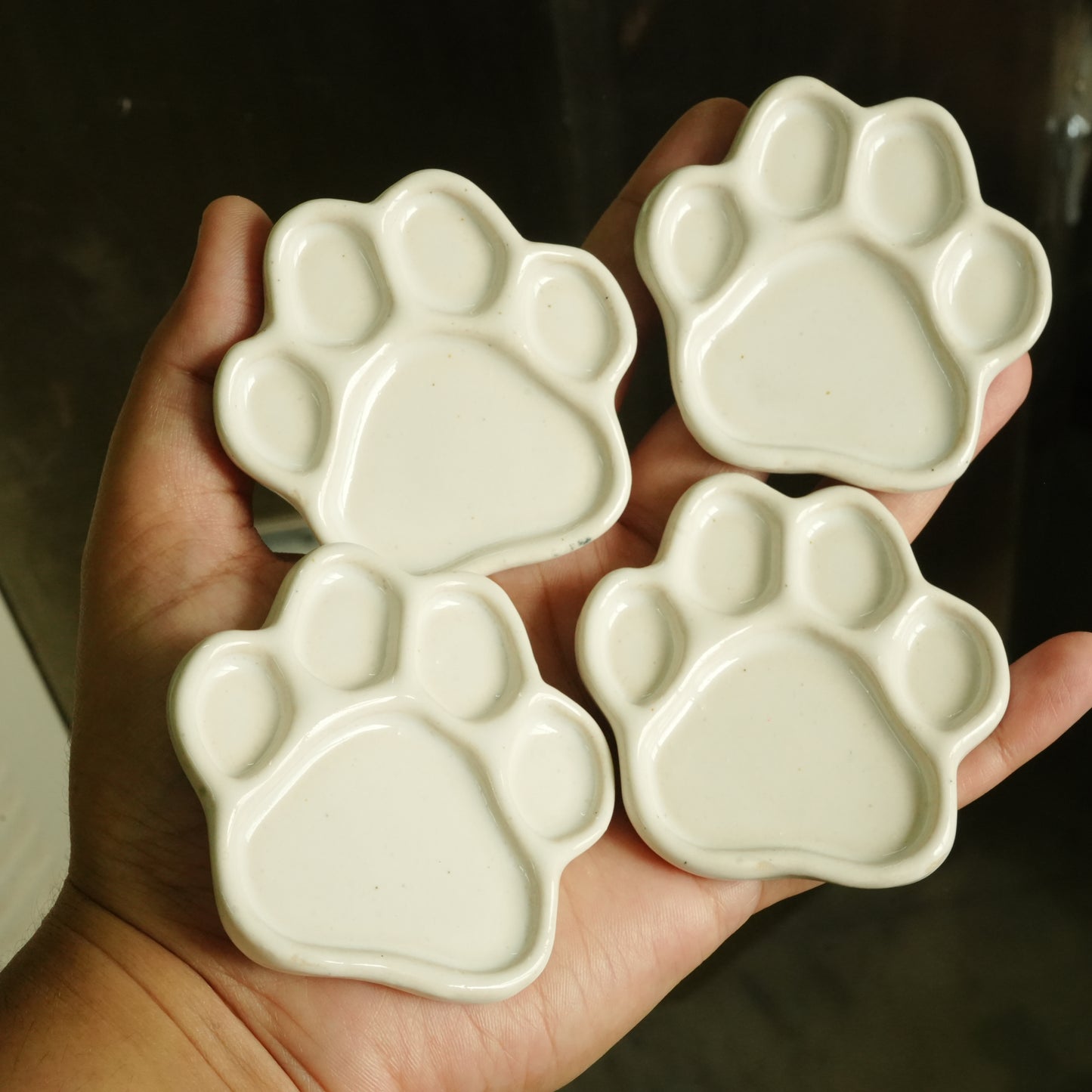 Tiny Paw Ceramic Palette -7 cm White glossy finish, Artist gifts, Made in India