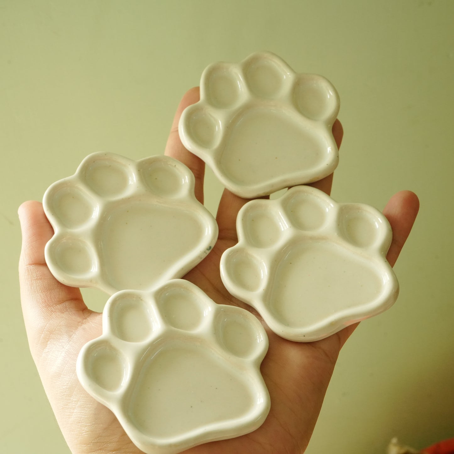Tiny Paw Ceramic Palette -7 cm White glossy finish, Artist gifts, Made in India